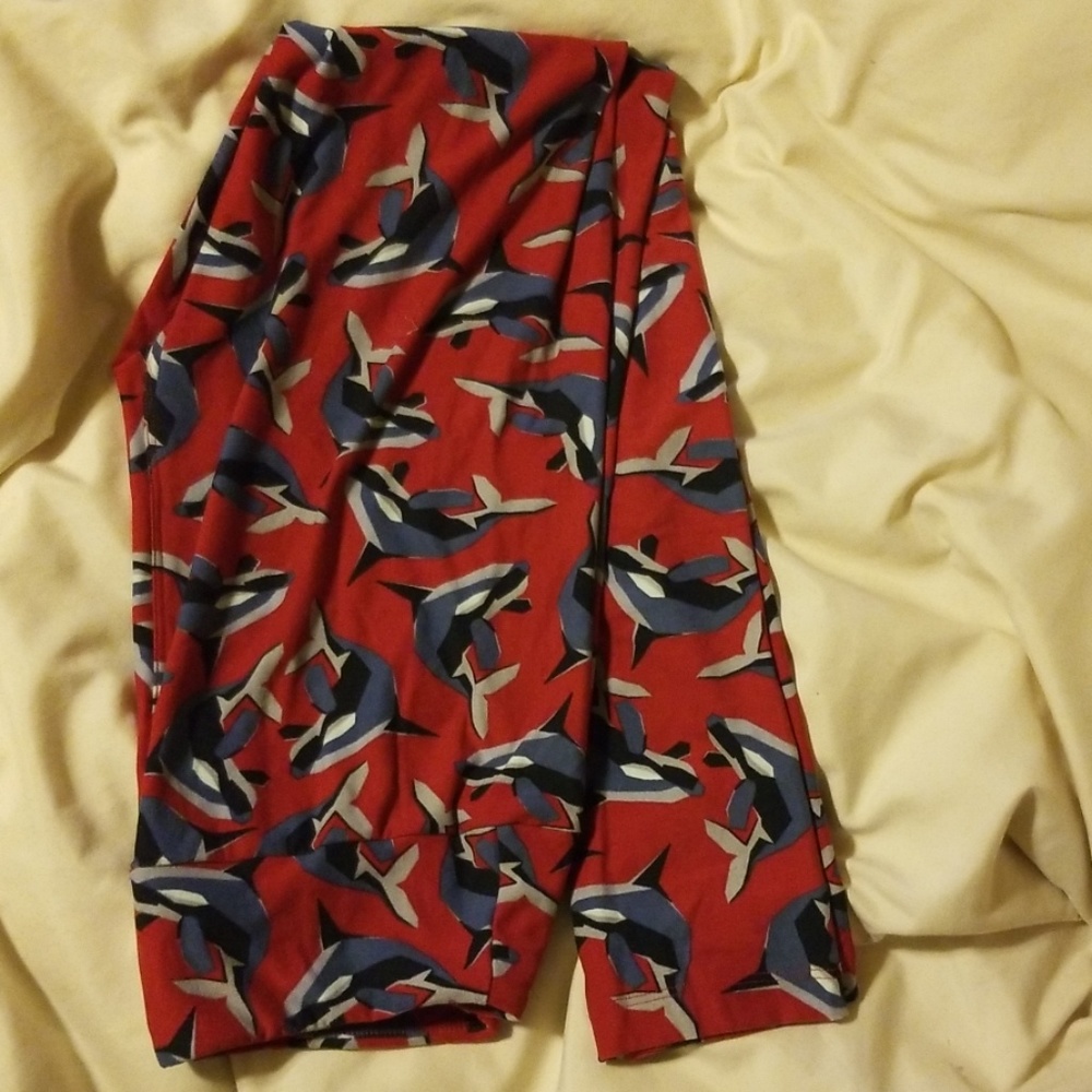 NEW LuLaRoe maroon whale leggings OS
